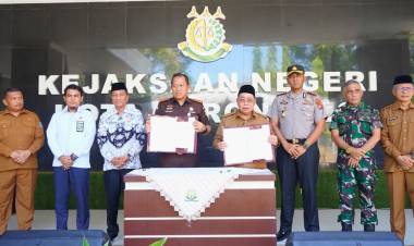 NEGARA HADIR, GURU BERMARTABAT