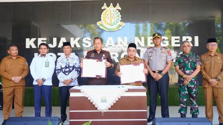 NEGARA HADIR, GURU BERMARTABAT
